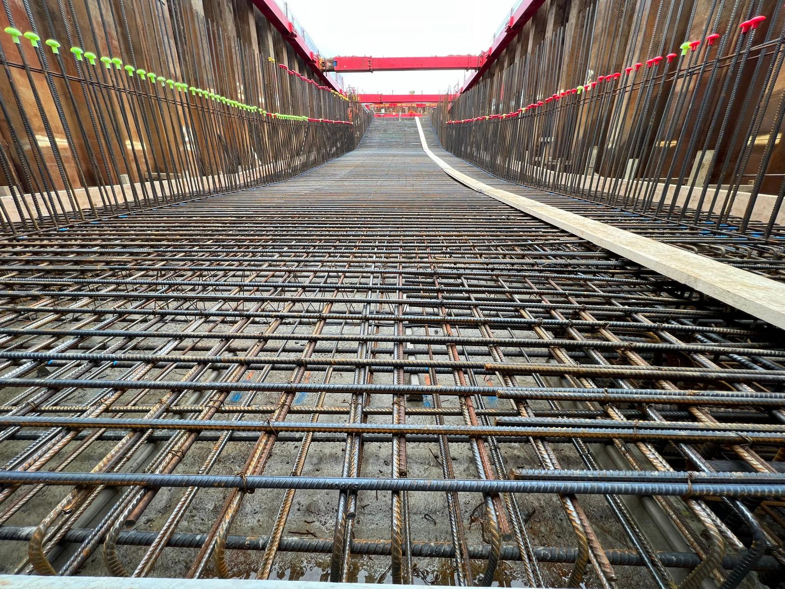 Bridge reinforcement with sheet piling and rebar grid for A12 underpass